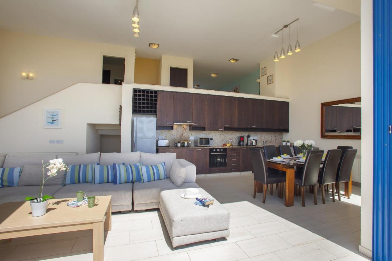 Protaras Seafront Villa Infinte Aretousa Bagian luar foto